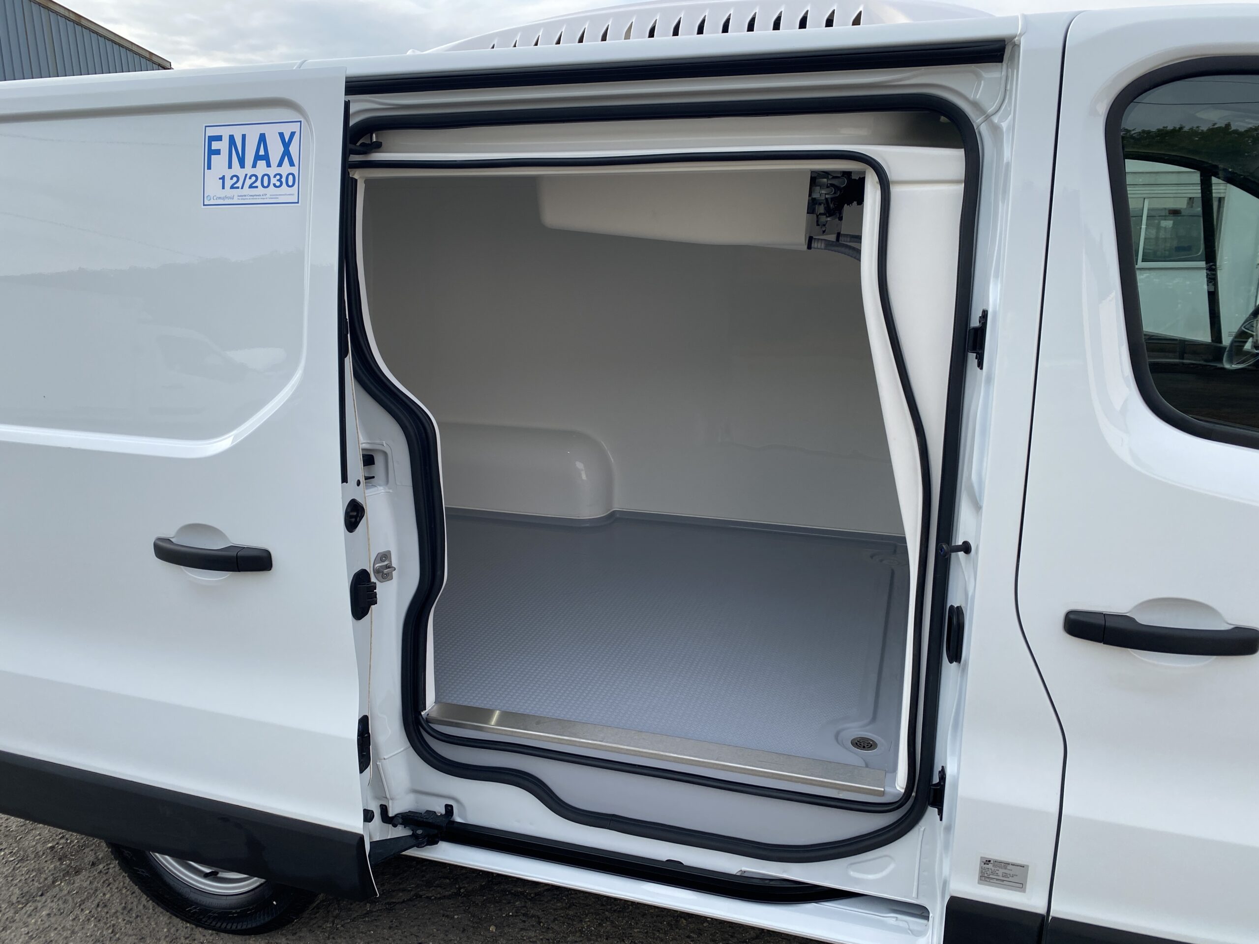 Quel est le prix d’un camion frigorifique ? Guide complet pour bien investir