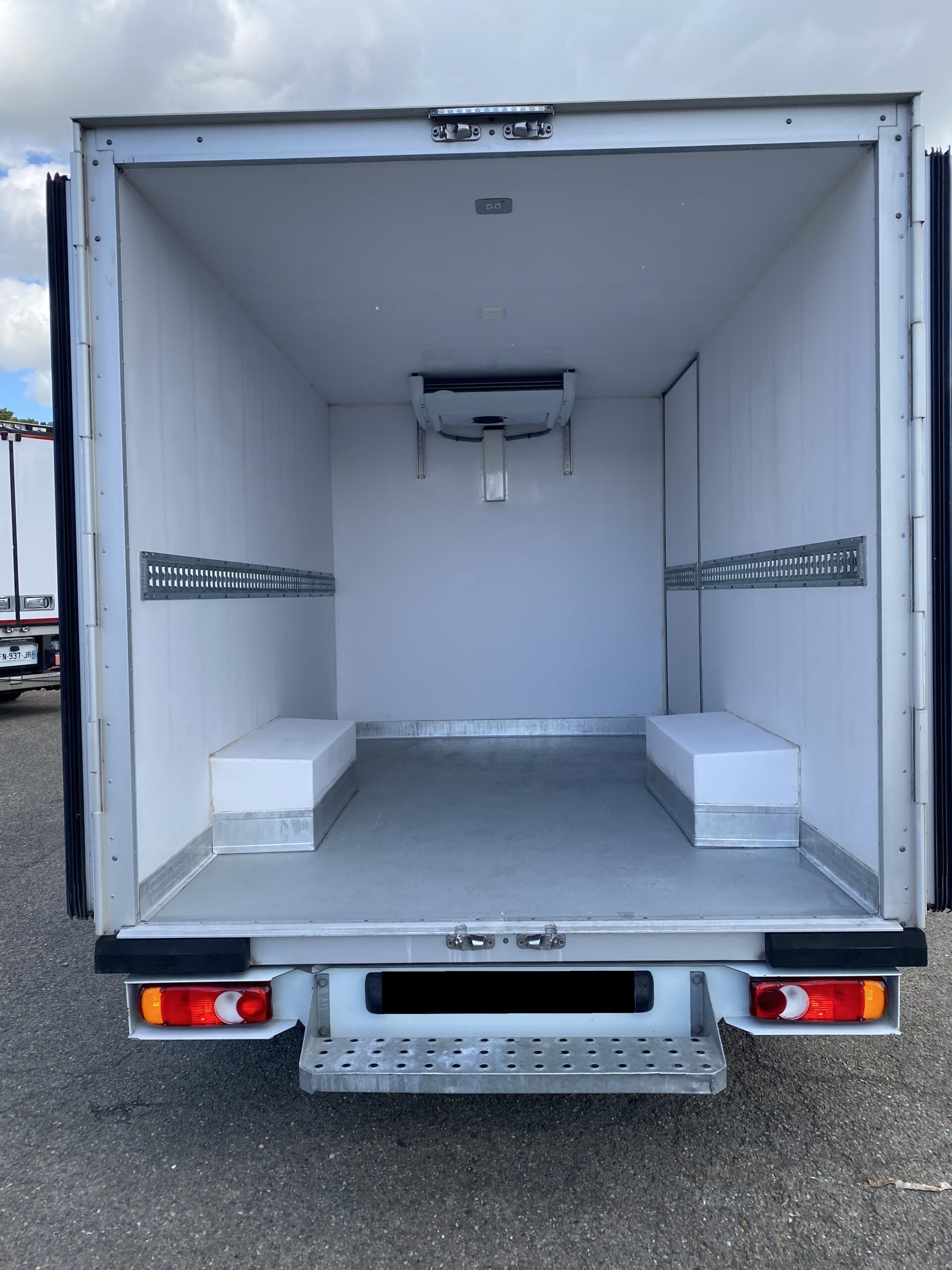 Renault Master 150 dci caisse frigorifique – Image 3